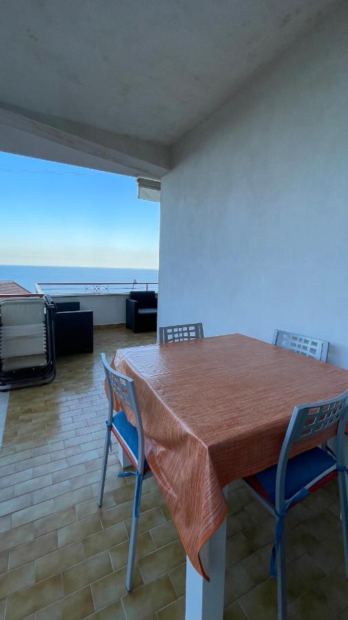 Villa Baia Aurora à Letojanni Extérieur photo